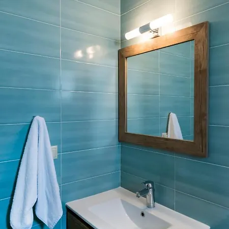 Apartment Estia Coastal Dream - Lush & Enchanting Garden Gem *
