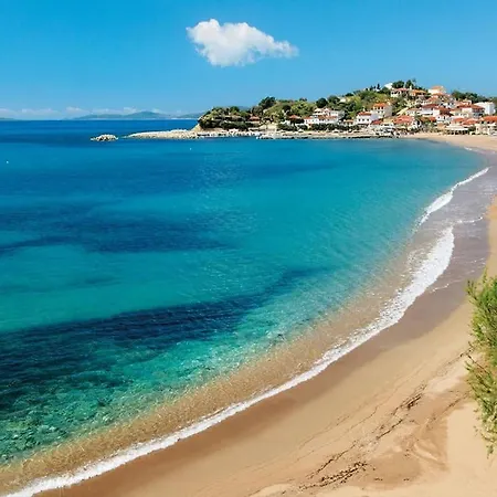 Estia Coastal Dream - Lush & Enchanting Garden Gem Foinikounda