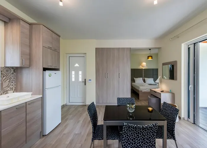 Apartment Estia Coastal Dream - Lush&enchanting Garden Gem Finikounda