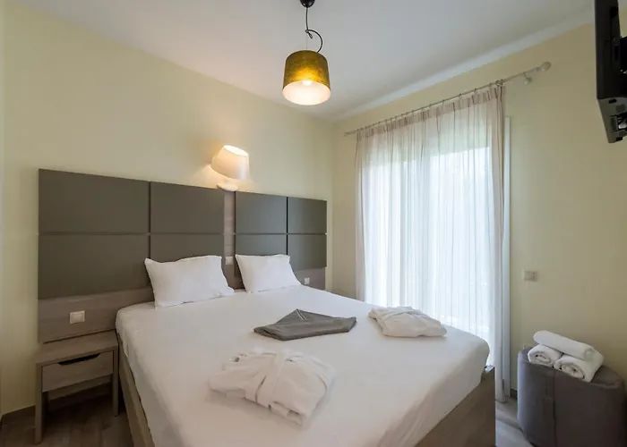 Estia Coastal Dream - Lush & Enchanting Garden Gem Lejlighed *