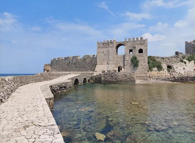 Estia Coastal Dream - Lush & Enchanting Garden Gem *